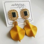 マスタード×ブラック＊レトロカボション ピアス＆イヤリング