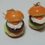 月見バーガーのピアス