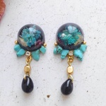 デザインピアス/イヤリング。押し花レジン、ターコイズ