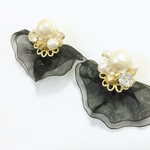 【2way】パールビジュー×オーガンジーレース×フリル ピアス(ブラック)