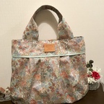 リバティビニコ♪横型タックバッグ 〈M〉