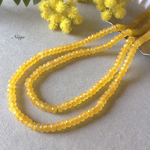 イエローカラージェード　ボタンカット４×４×３mm