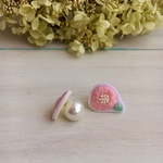 北欧 お花 刺繍  パールキャッチ