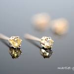 14kgf タンザナイト天然(3mm/6本爪)天然石ピアス