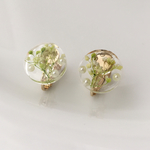 グリーンホワイト かすみ草 イヤリング/ピアス 