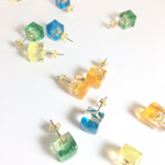 シュワッと炭酸ピアス