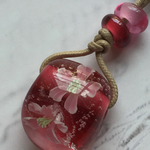 手作りとんぼ玉 桜のネックレス