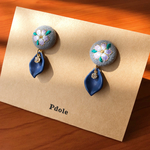 お花の刺繍ピアス(グレー)