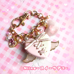 (再販！)ハート♡ラッピングマカロンのバッグチャーム(ホワイト&ピンク)