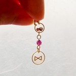 すりガラスみたいなリボンのピアス