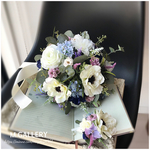 アネモネ×ホワイトローズ×ネイビーあじさいを差し色に　大人色クラッチブーケ【051**様オーダー作品】海外ウェディング　持ち込みOK!