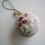 刺繍のマカロンポーチ（R）