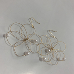 フラワーパールピアス