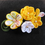 黄色いお花のつまみ細工の髪飾り