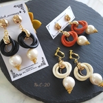 【SALE1700円→1550円】【各カラー1点物】woodダブルリングのBIGパールピアス／イヤリング
