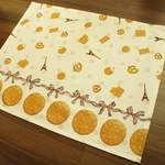 ～40cm×50cm【サイズオーダー】ランチョンマット(クラシカルモダンビスケット(ベージュ水玉))