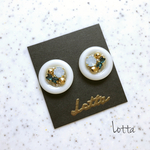 ボタンのピアス/イヤリング
