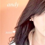 White Shell Round Ball Simple Pierce