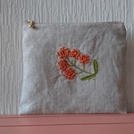 キンモクセイの手刺繍ポーチ