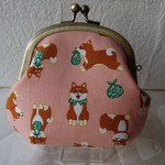 予約品　柴犬柄のぷっくり小銭入れ　サーモンピンク