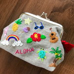 ALOHA柄刺繍がま口ポーチ☆