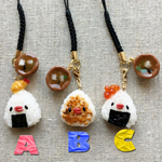 【C】いくらおむすびむす子&味噌汁ストラップ