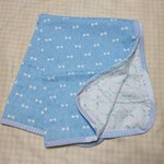 お値下げ♪四重ガーゼケット 水色リボン