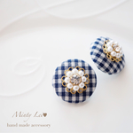 ＊Belinda＊大人かわいいお花のくるみボタンイヤリング／ピアス＊ブルー