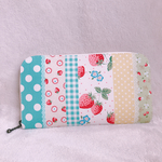 ラウンド長財布 いちご