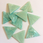 10個 32×36mm アクリルパーツ 三角 ブルー