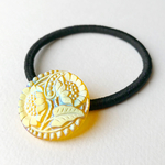 ヒマワリ🌻フロストレモン／チェコガラスボタンのヘアゴム27mm