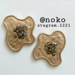 デザインボタンピアス