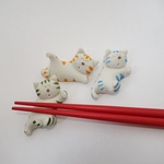 ねそべり猫(彩色)の箸置き（3個セット）