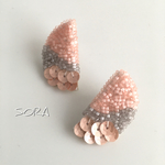 ビーズ刺繍ピアス   グレー＆ピンク