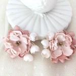 すずらんと木香薔薇の耳飾り