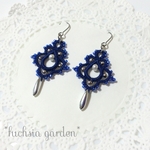 【SALE】〈再販〉タティングレース　ミニシャンデリアピアス ～紺～