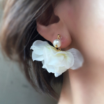 white flower  ノンホールイヤリング  ウェディング   パール    クリスマス  冬
