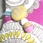 北欧風柄のサニタリーポーチ