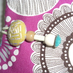 北欧風柄のサニタリーポーチ