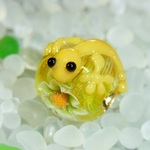 花にヤモリ　金茶マーブル金箔散らし　（花・薄緑）