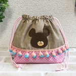 再販1くまのアップリケの巾着袋♪ぽんぽん飾りお弁当袋 ♪ベージュ＋ピンクドット