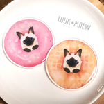 シャム猫のぷっくりドーナツブローチ