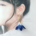 百合とリーフの片耳ピアス/イヤリング  ネイビー