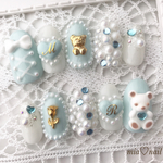 ゆめかわいい〜シャーベットブルーのキラキラネイル