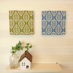 【アウトレット品】リーフ柄（イエローグリーン&水色）のファブリックパネル 2枚セット  20cm×20cm 