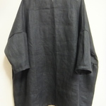 ブラックリネンのたっぷりチュニック