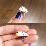 蚕の幼虫イヤーカフ