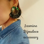 縫わないビーズ刺繍のふさふさピアス   1点物