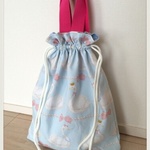 体操服入れ＊体操服袋＊お着替え袋＊持ち手付き巾着＊スワン＊白鳥＊水色