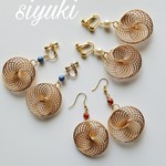 ワイヤーコイルのピアス　イヤリング